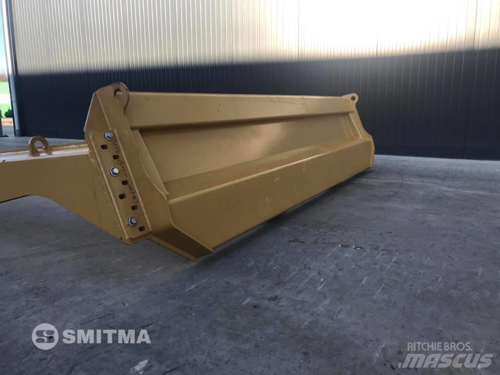 CAT 735C Heckklappe