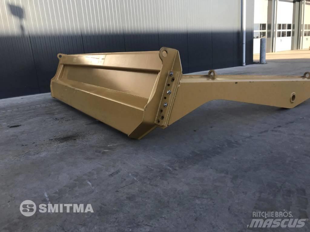 CAT 735C Heckklappe