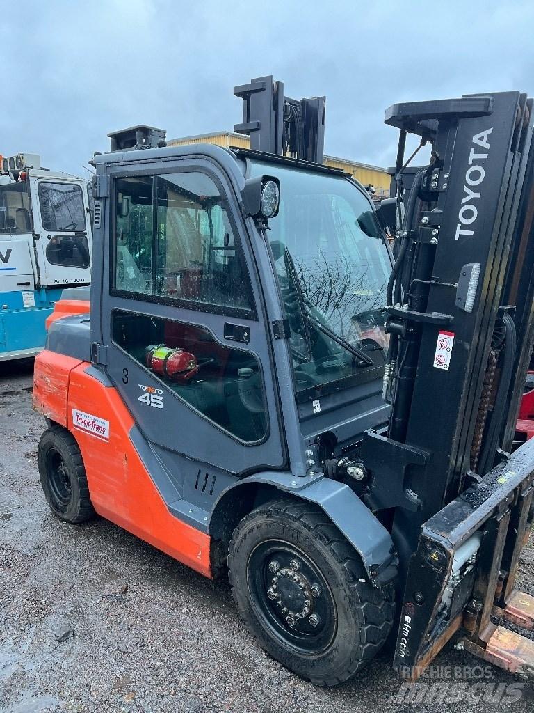 Toyota 40-8FD40N Dieselstapler