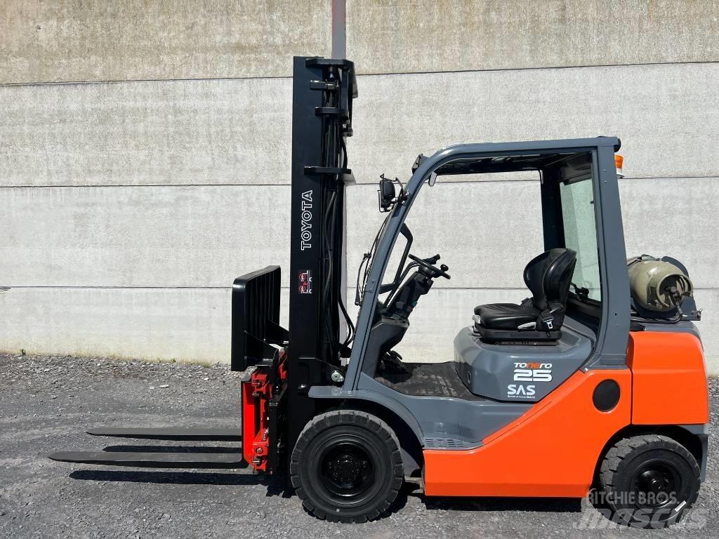 Toyota 02-8FGF25 Gasstapler