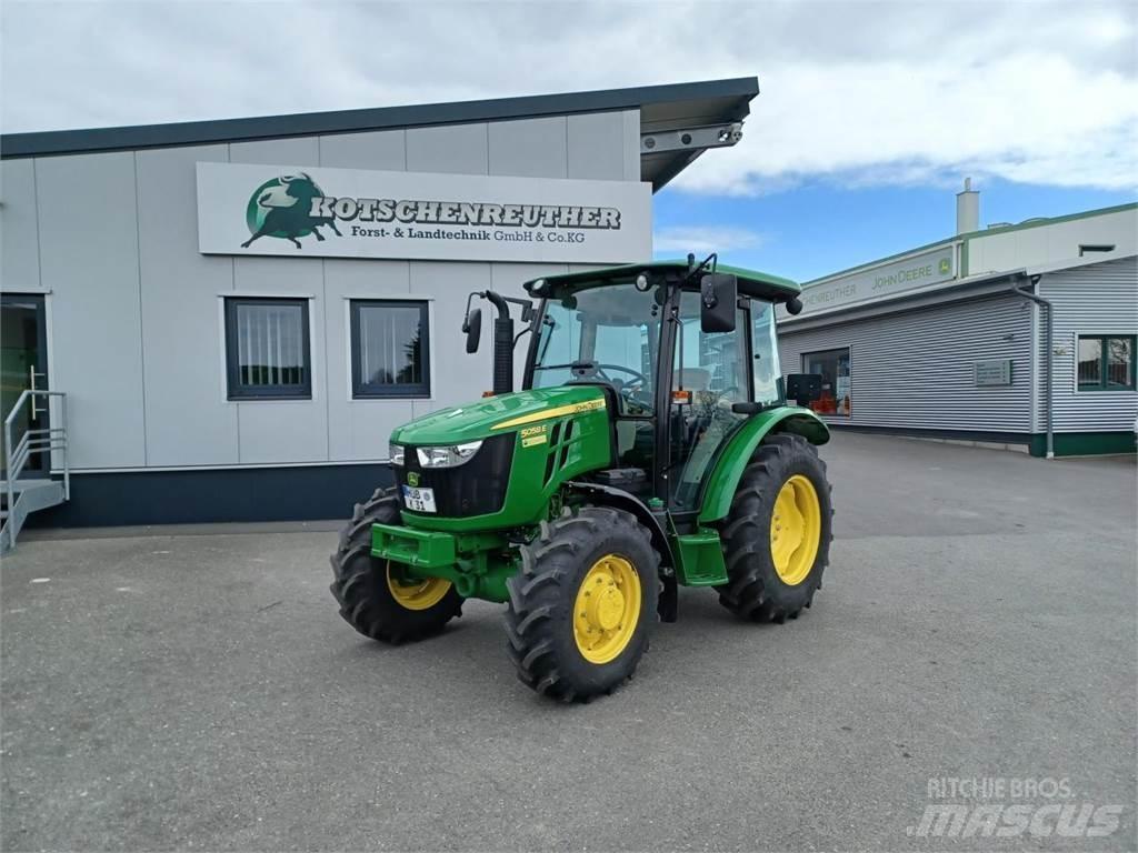 John Deere 5058E Traktoren