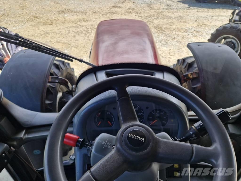 Valtra T 180 Traktoren