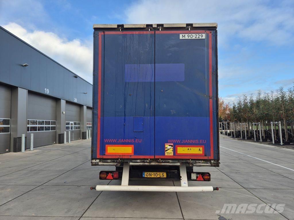 Krone schuifzeil Pritsche & Plane