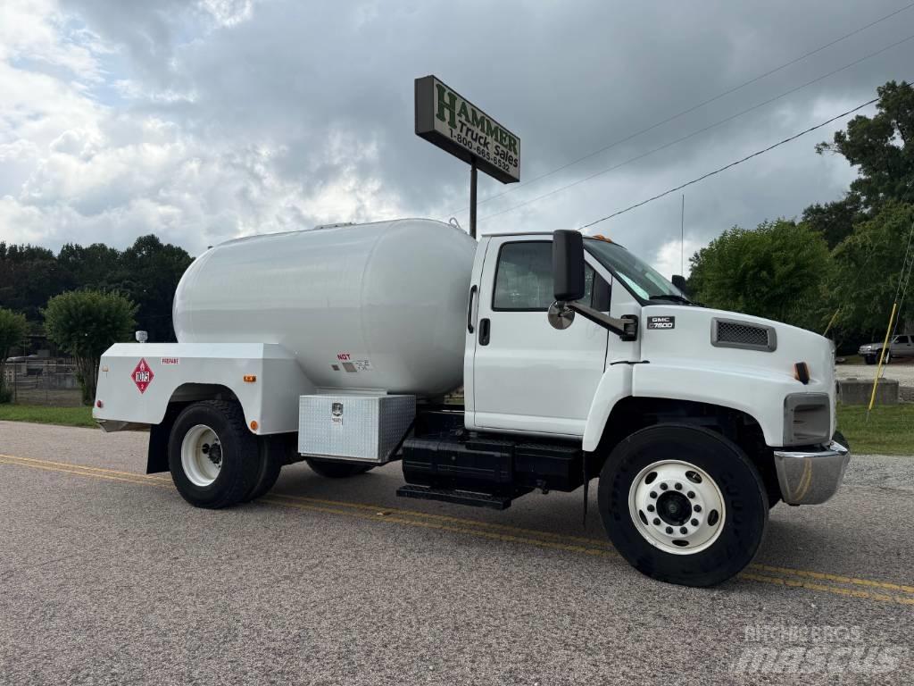 GMC C7500 Tankwagen