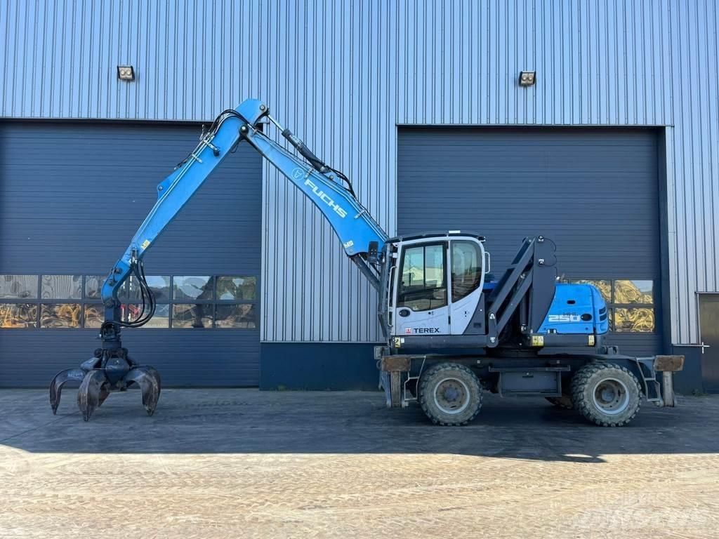 Fuchs MHL 250 E Materialumschlag