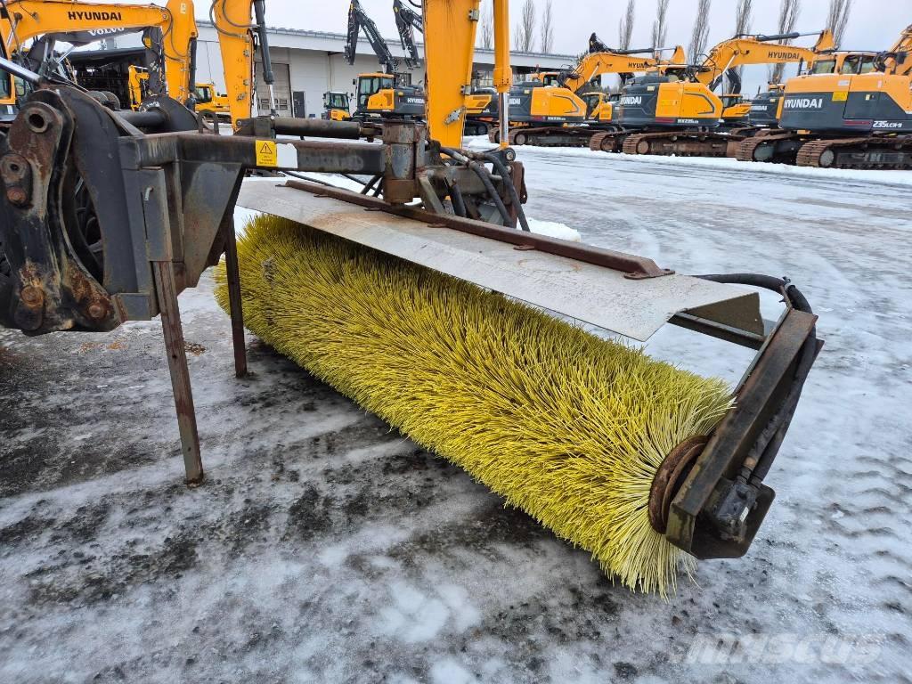 Salo 300 Avoharja Bürsten