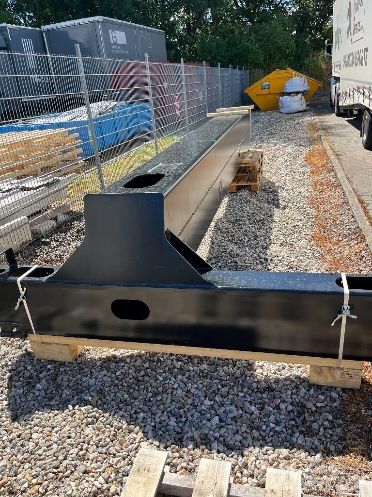 Elme 817 Reach-Stacker