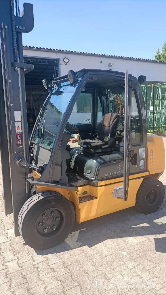 Nissan YG1 D2 A 32 Q Dieselstapler