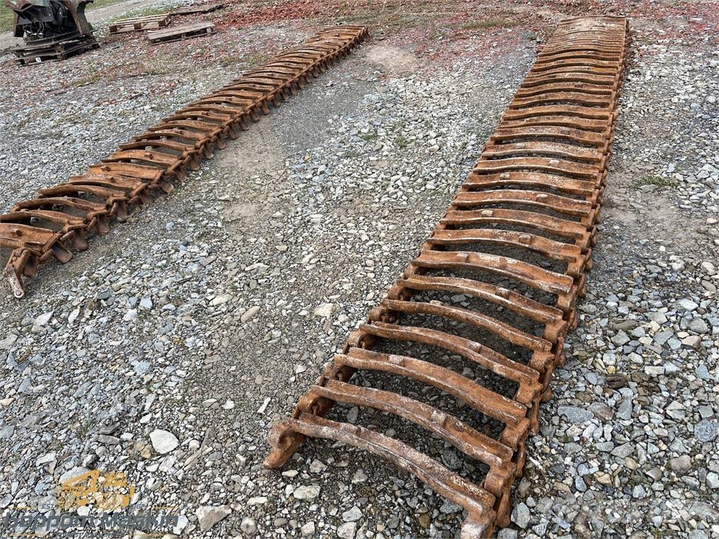 Clark ATF 600x26,5 Fahrwerke / Gummiketten