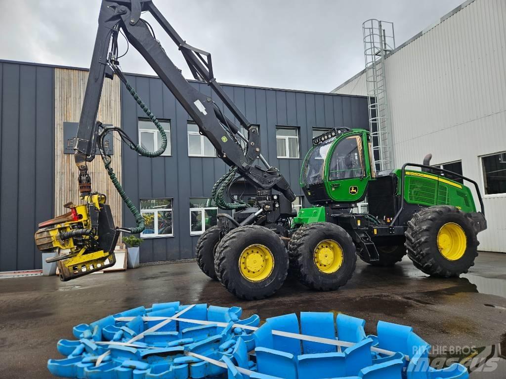 John Deere 1470 G Harvester