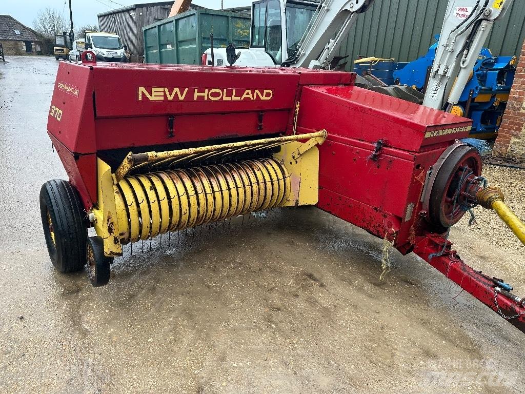 New Holland 370 Quaderpressen