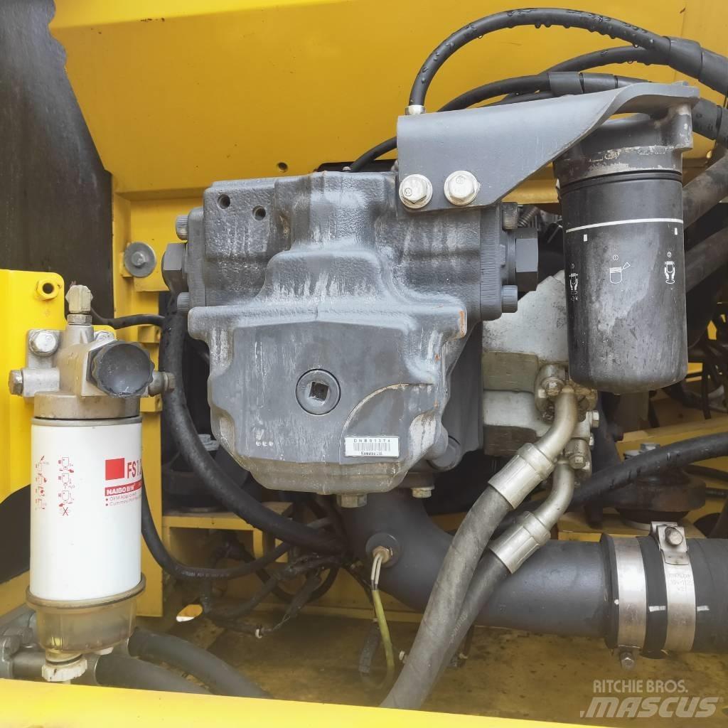 Komatsu PC200-8 Raupenbagger