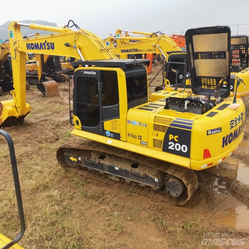 Komatsu PC200-8 Raupenbagger