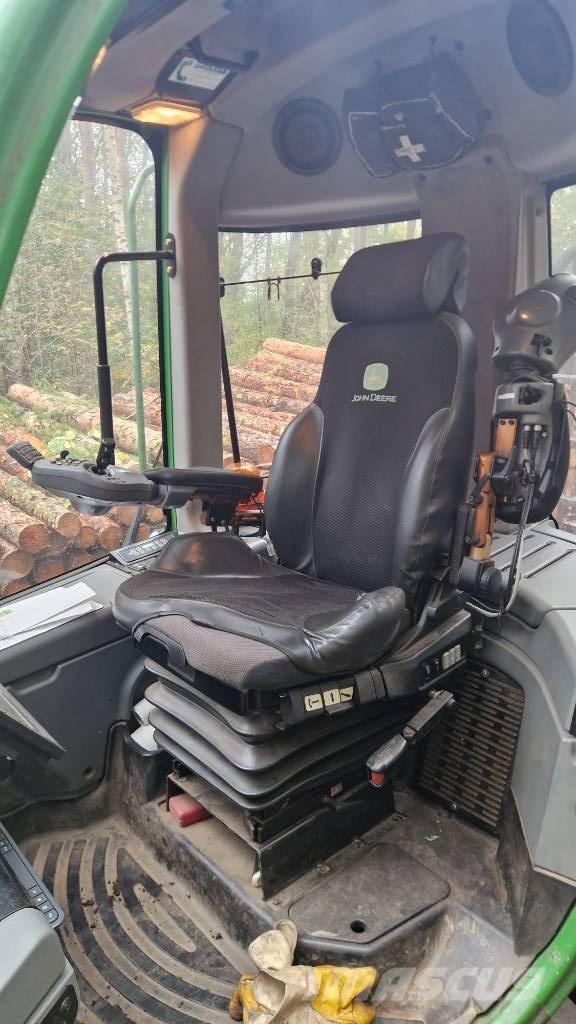John Deere 1010 E Forwarder