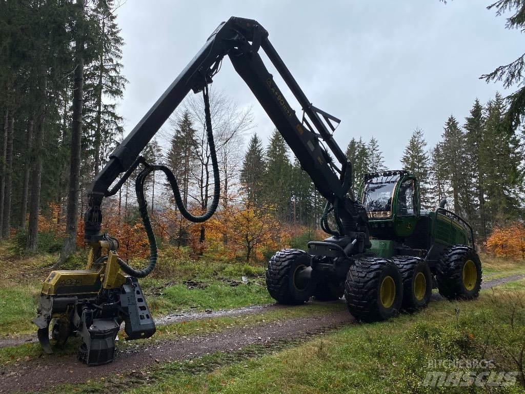 John Deere 1470 G Harvester