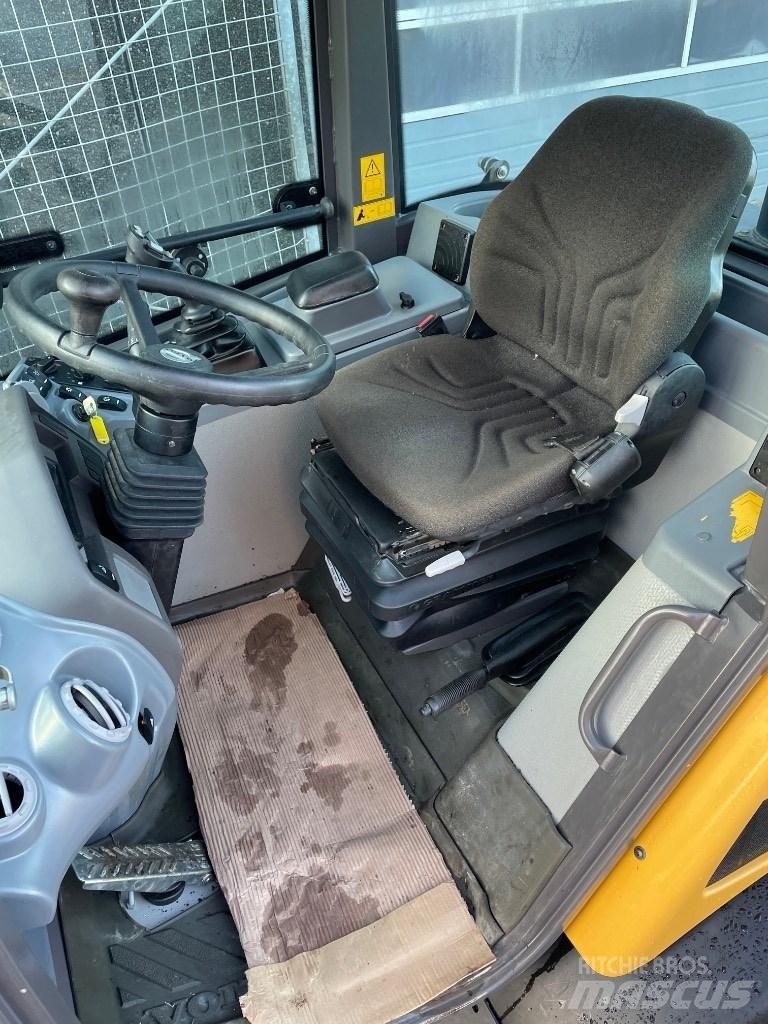 Volvo L28F Minilader