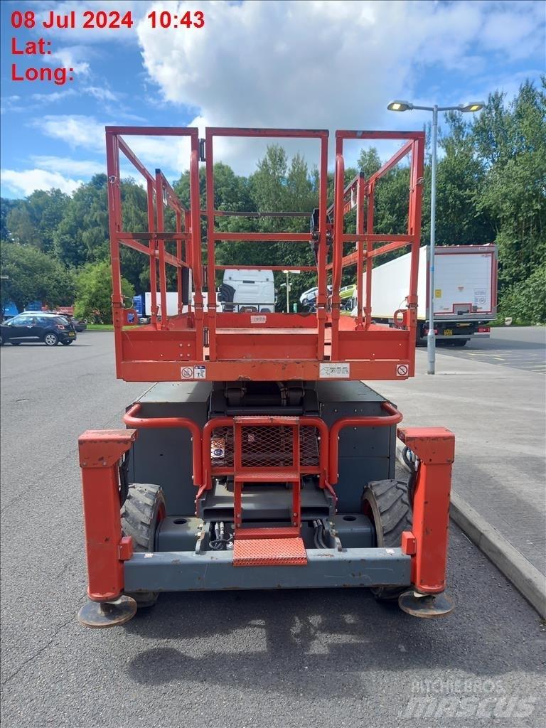 SkyJack SJ 6832 RT Scheren-Arbeitsbühnen