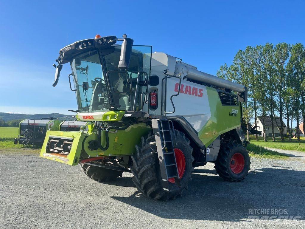 CLAAS Trion Mähdrescher