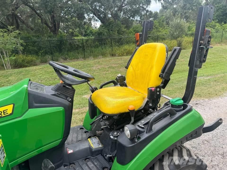 John Deere 1025 R Traktoren