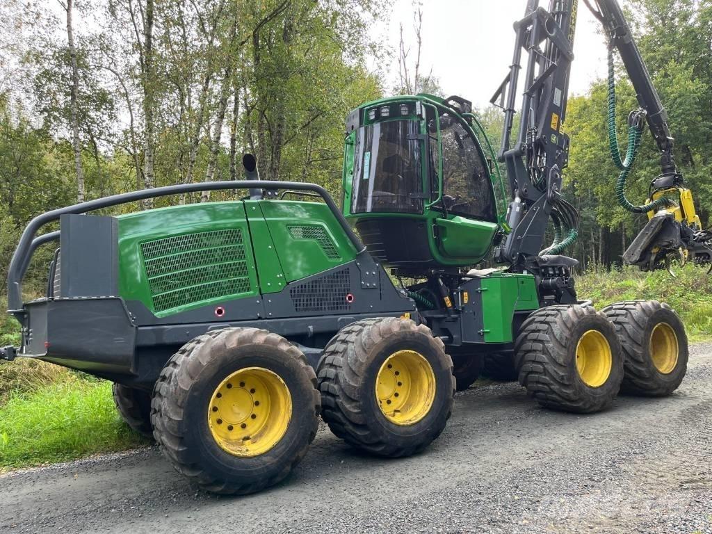John Deere 1170G Harvester