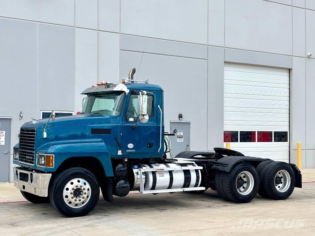 Mack Pinnacle Sattelzugmaschinen