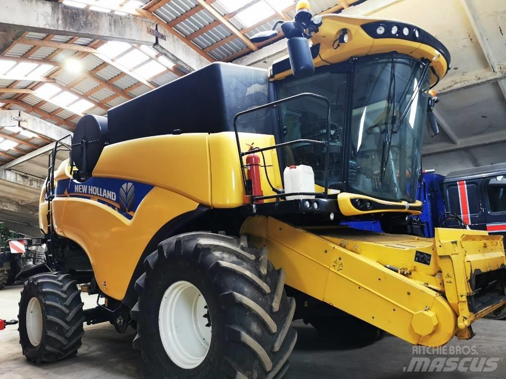 New Holland CX 8.90 Mähdrescher