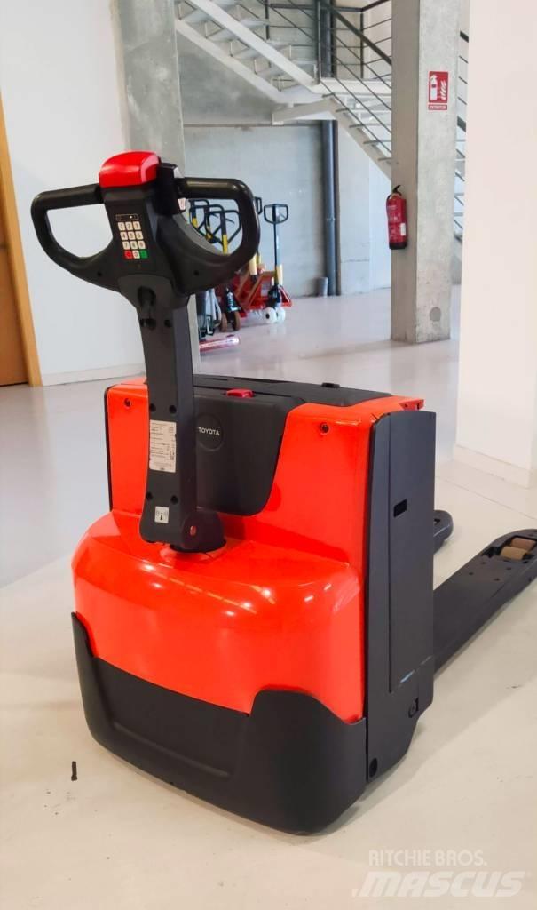 BT LWE 180 Niedergabelstapler