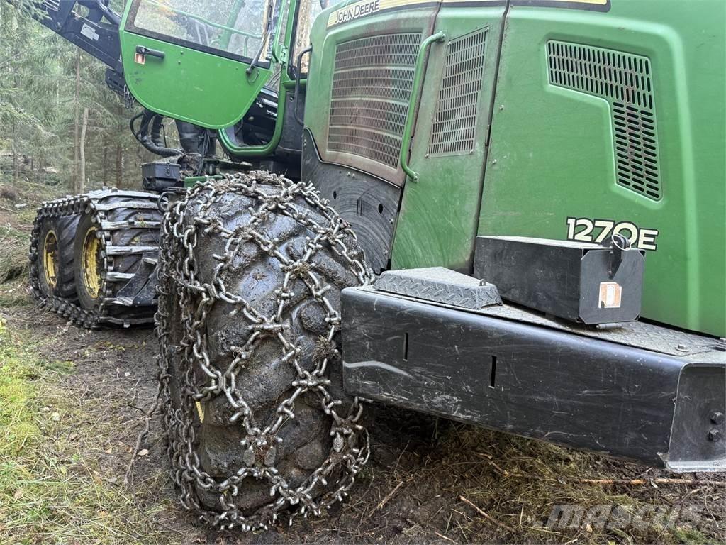 John Deere 1270E Harvester