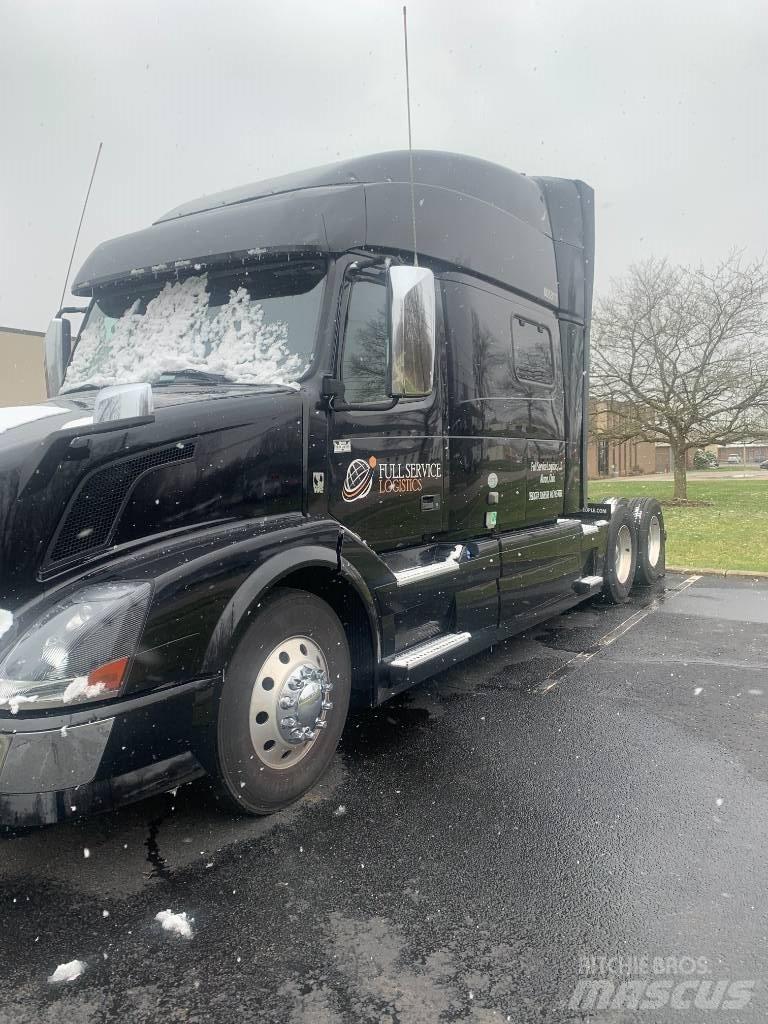 Volvo VNL730 Sattelzugmaschinen