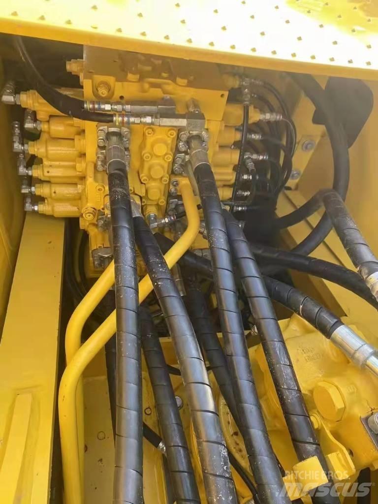 Komatsu PC 220-8 Raupenbagger