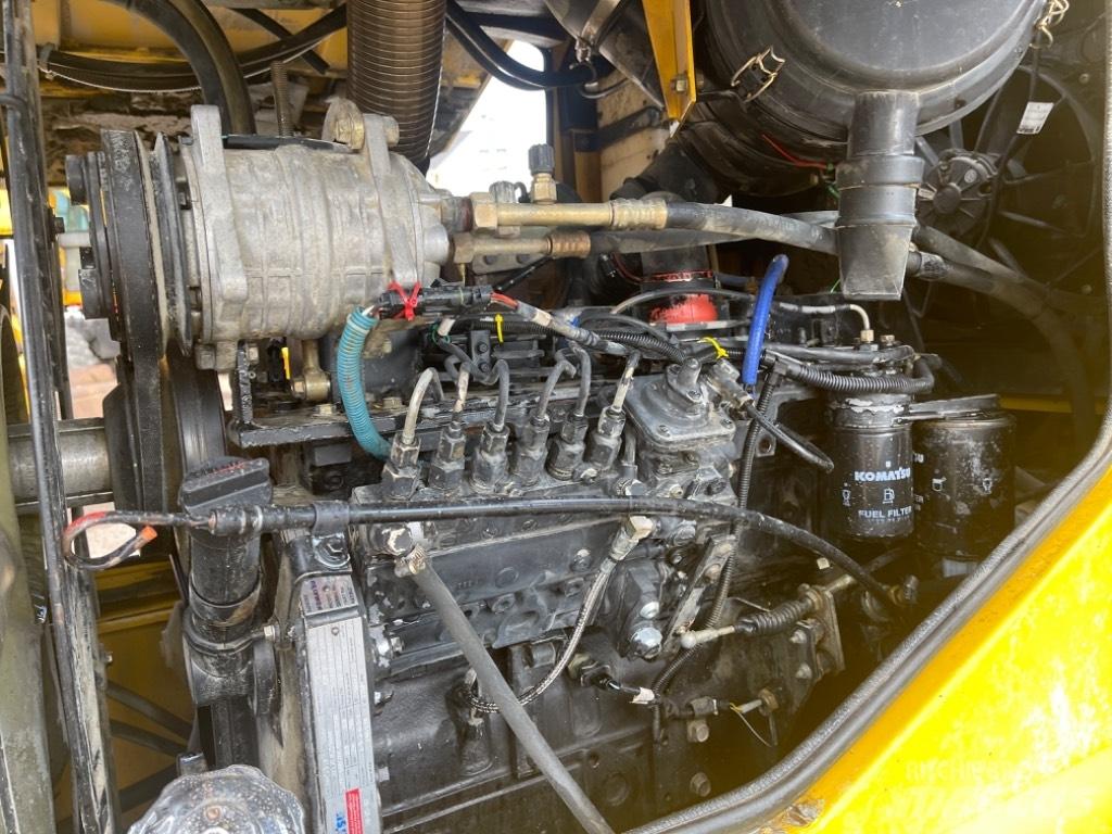 Komatsu WA 270-3 Radlader
