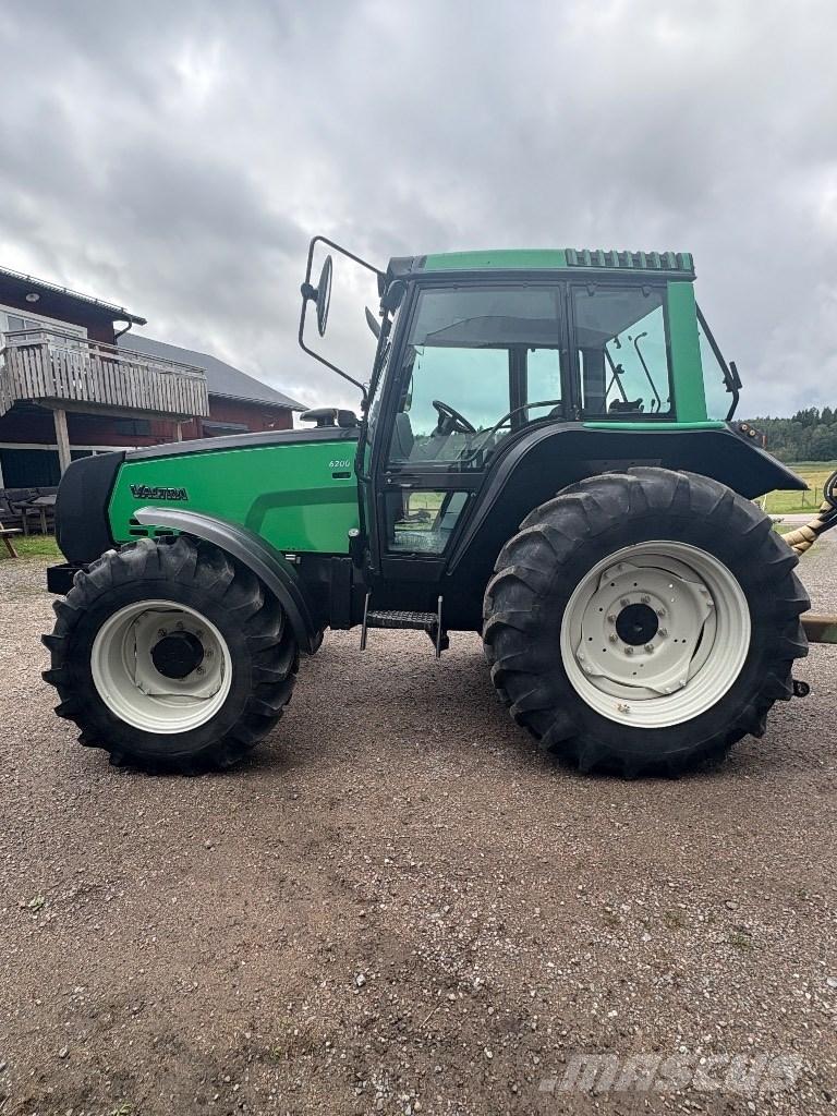 Valtra 6200-4 Traktoren