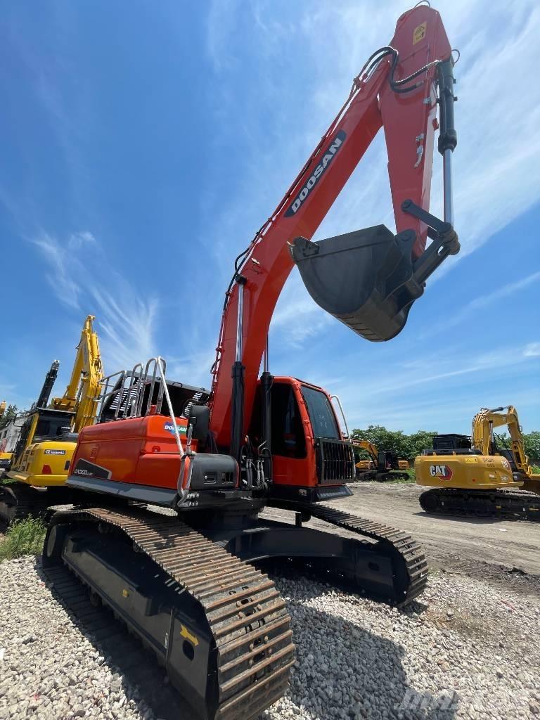 Doosan DX 300 Raupenbagger