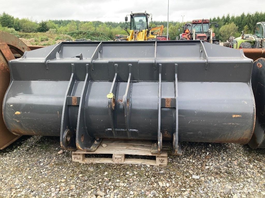 CASE 821 Skovl Radlader