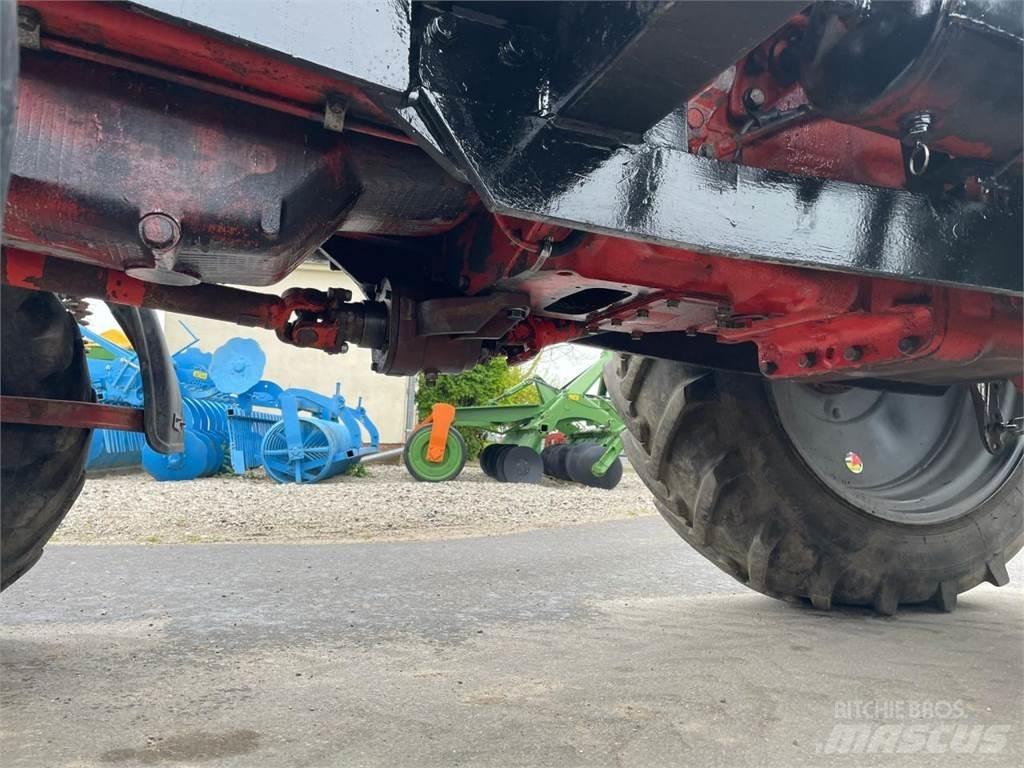 Belarus MTS 82 + FL Traktoren