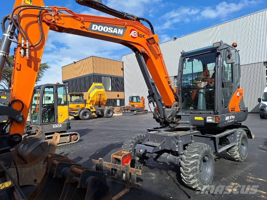 Doosan DX 57 W Mobilbagger