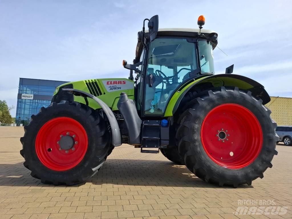 CLAAS Arion 440 CIS Traktoren