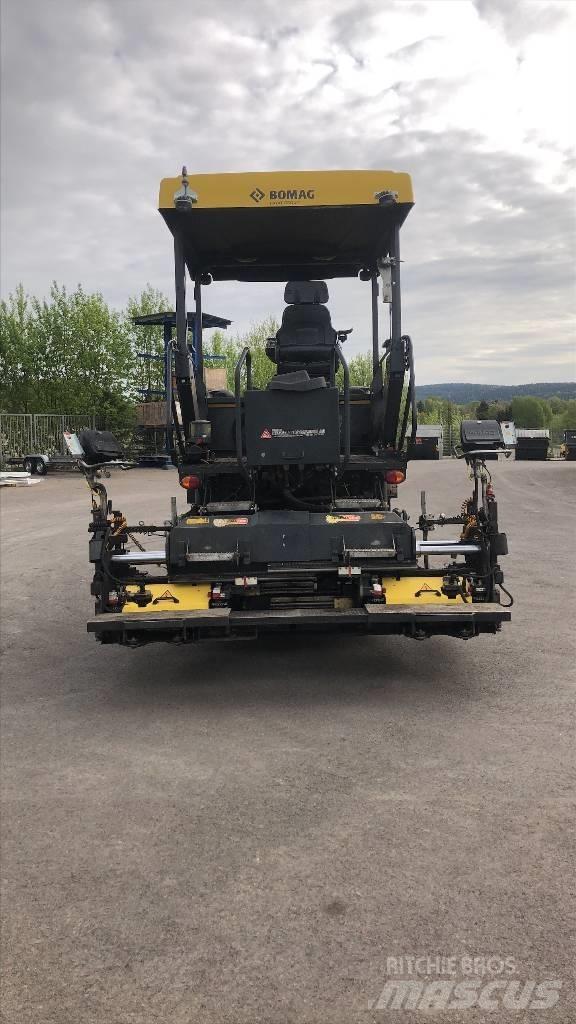 Bomag BF 300 P-2 Strassenfertiger