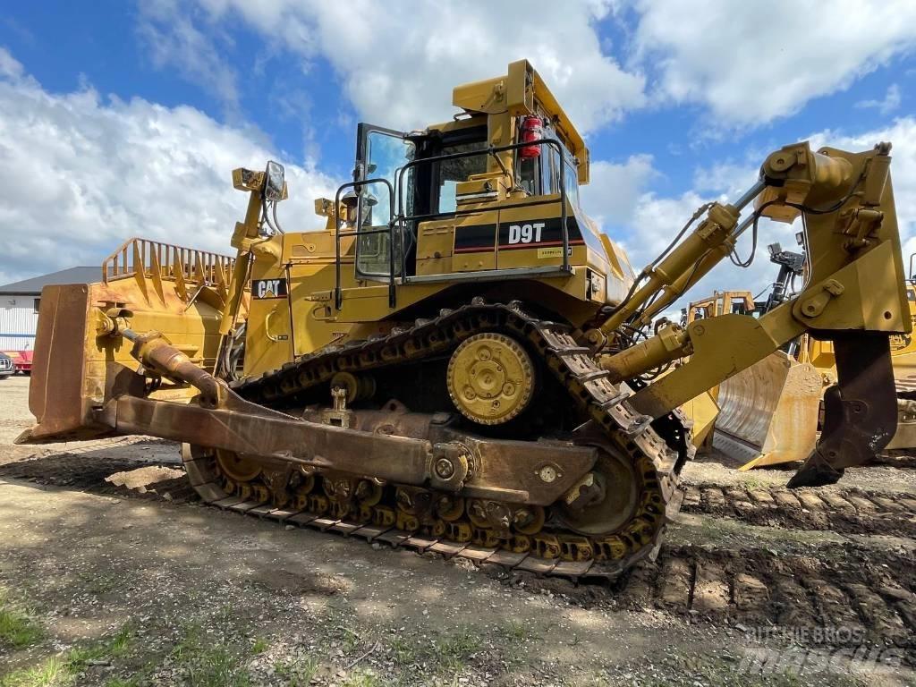 CAT D 9 T Bulldozer