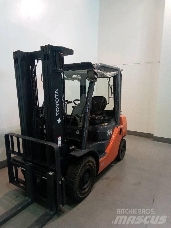 Toyota 8 FDF 25 Dieselstapler
