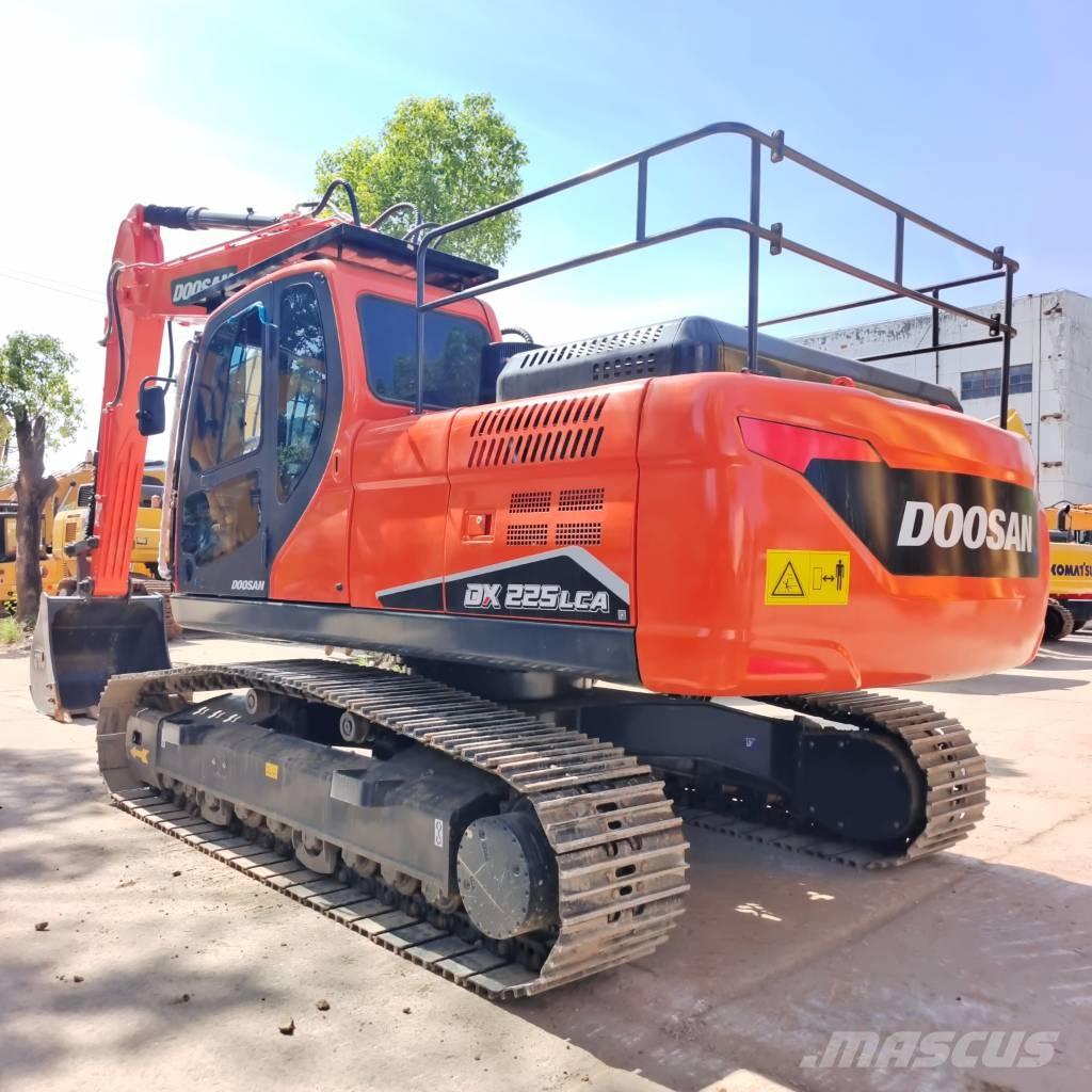 Doosan DX225LC-9C Raupenbagger