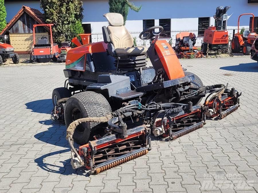 Jacobsen 305 Gezogene und selbstfahrende Mäher