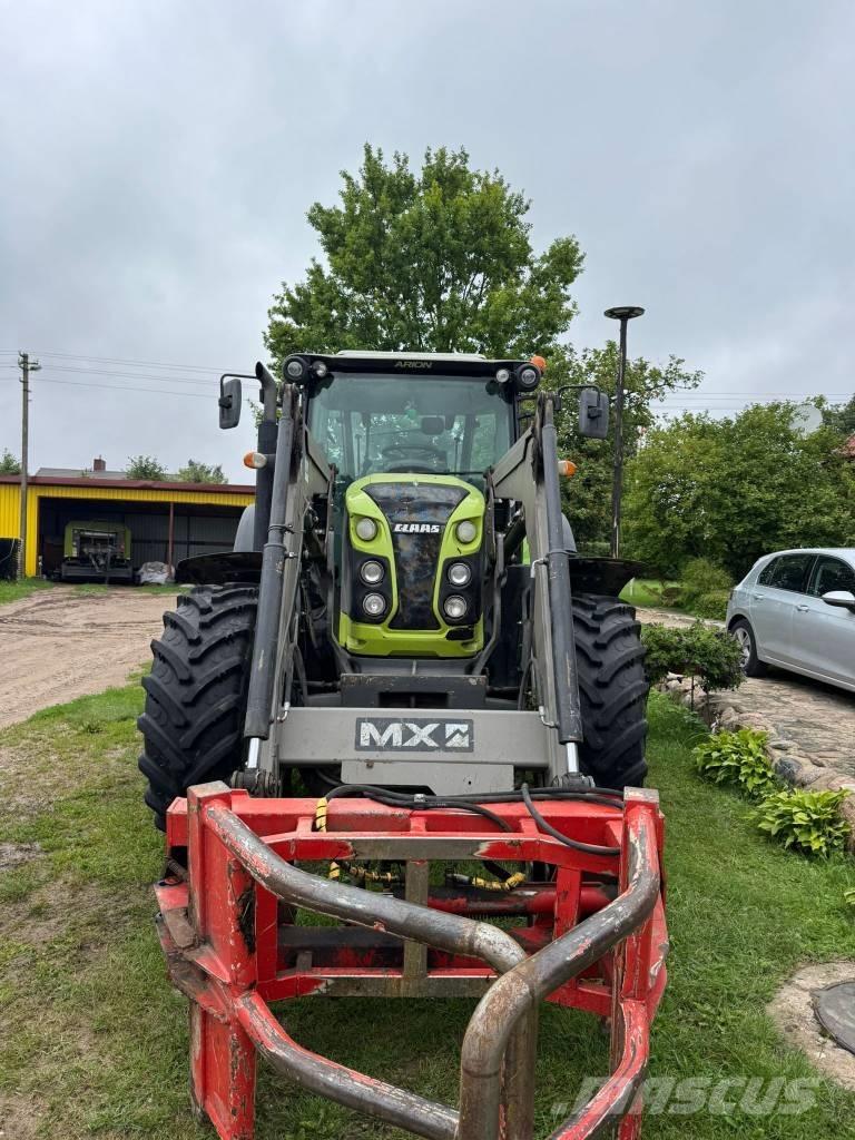 CLAAS Arion 440 Traktoren