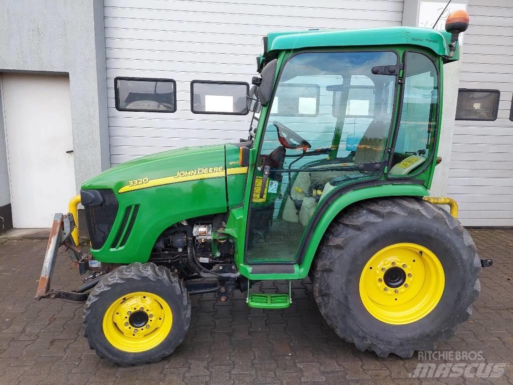 John Deere 3320 Kleintraktoren