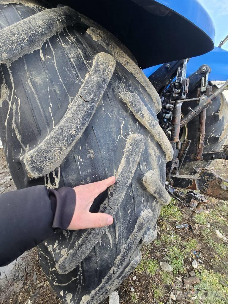 New Holland T 8030 Traktoren