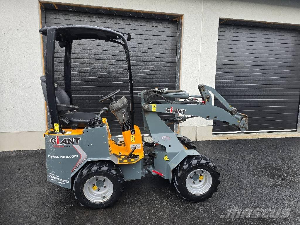 GiANT D 204 SW Minilader