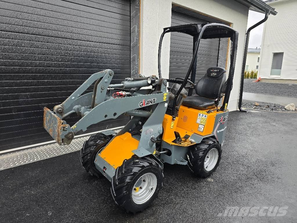 GiANT D 204 SW Minilader