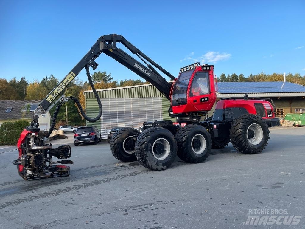 Komatsu 951 Harvester