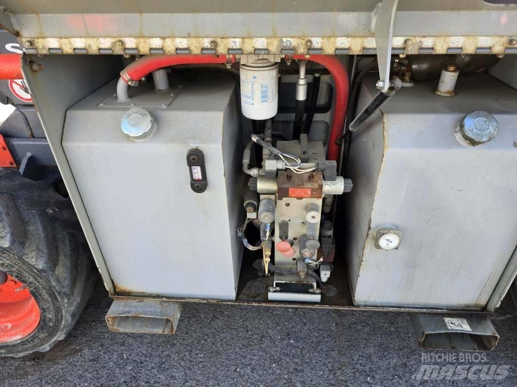 SkyJack SJ 6832 RT Scheren-Arbeitsbühnen