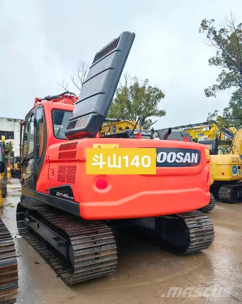 Doosan DX 140 Raupenbagger